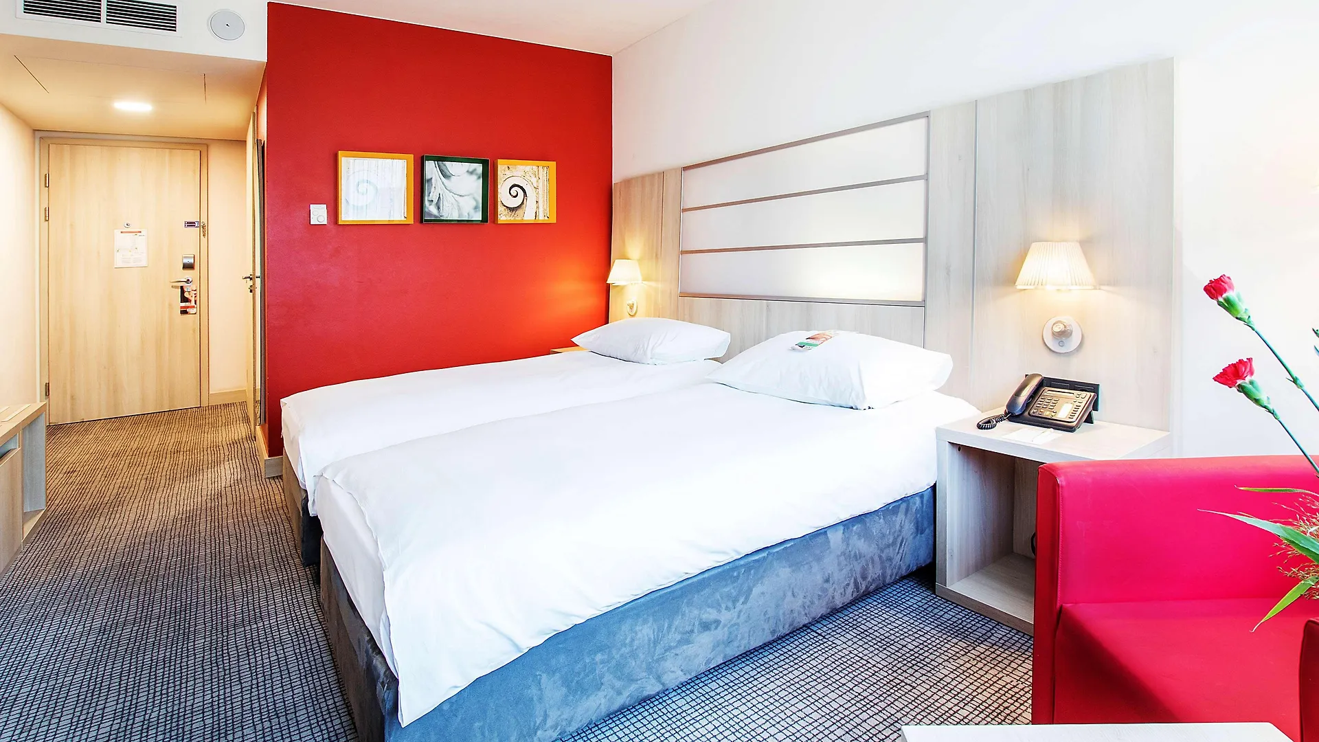 Park Inn By Radisson קרקוב 4*,  פולין
